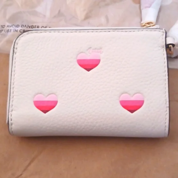 NWT COACH L Zip Card Case Wallet With Stripe Heart Print - Picture 4 of 7